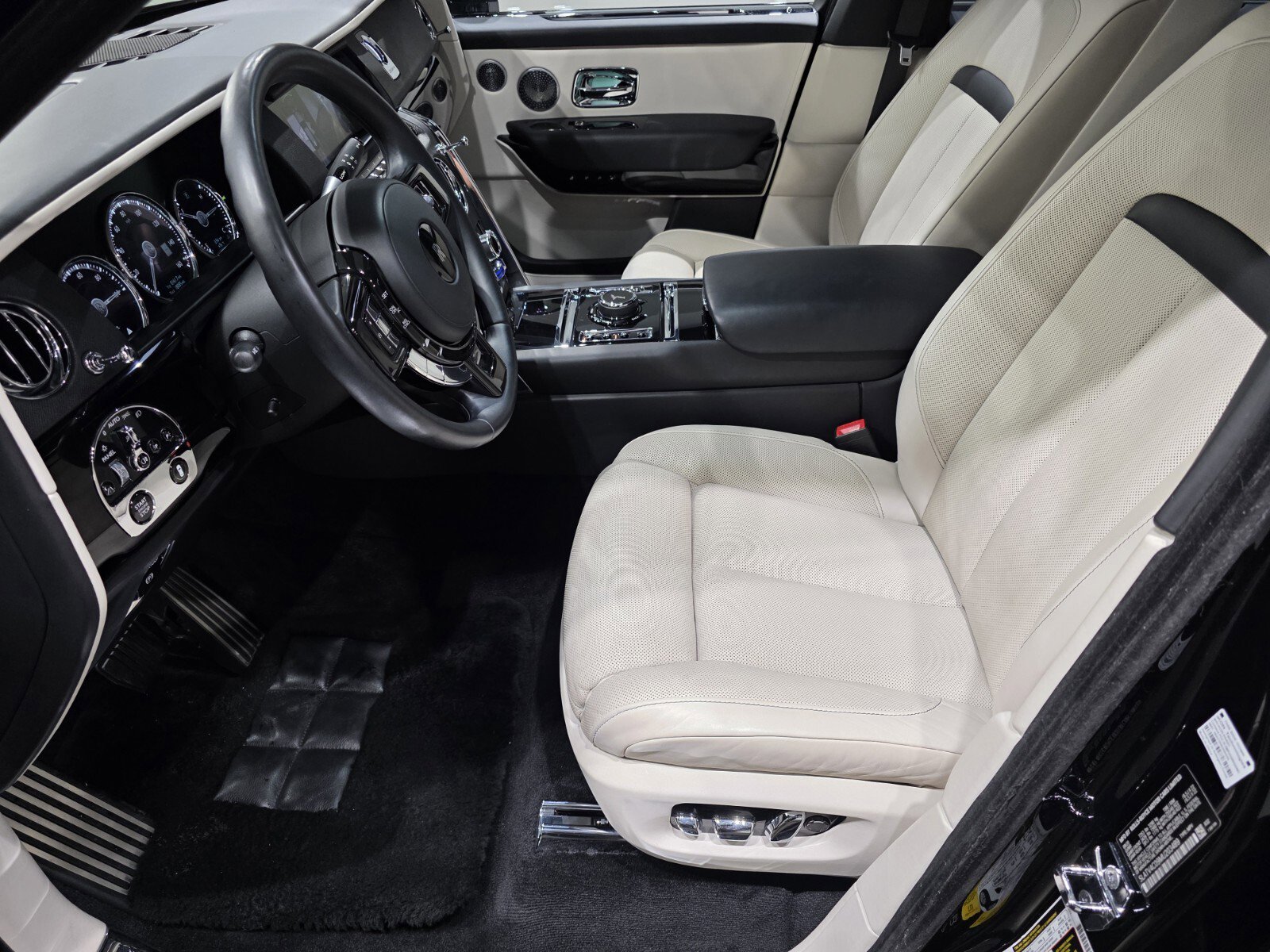 2021 Rolls Royce Cullinan RR31 photo 6
