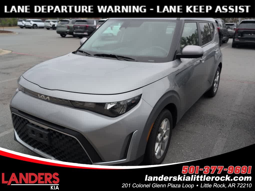 2024 Kia Soul LX's photo