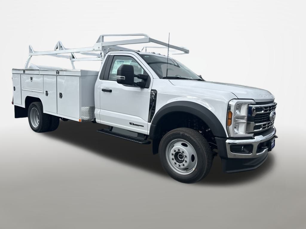 2025 Ford F-550 photo 3