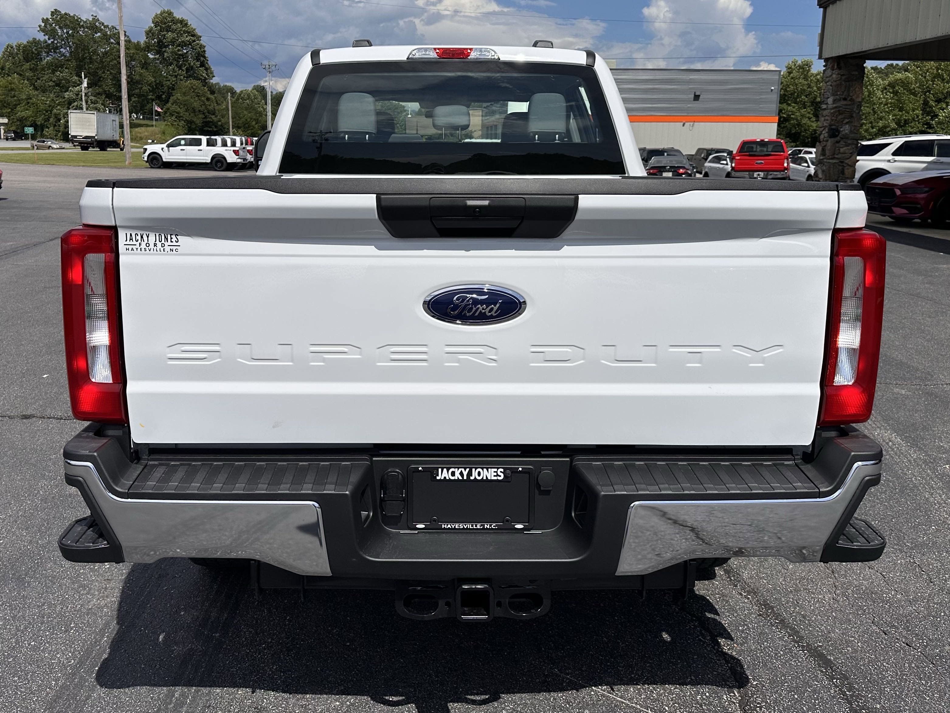 2025 Ford F-250 XL photo 3