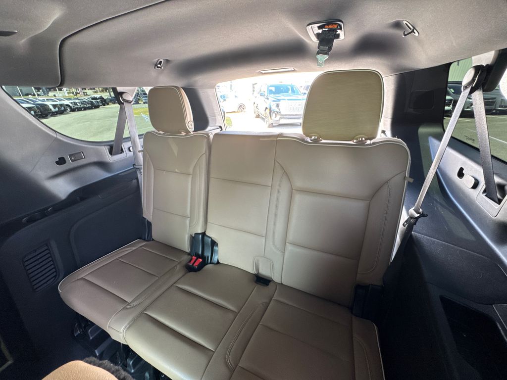 2021 Chevrolet Suburban Premier photo 22