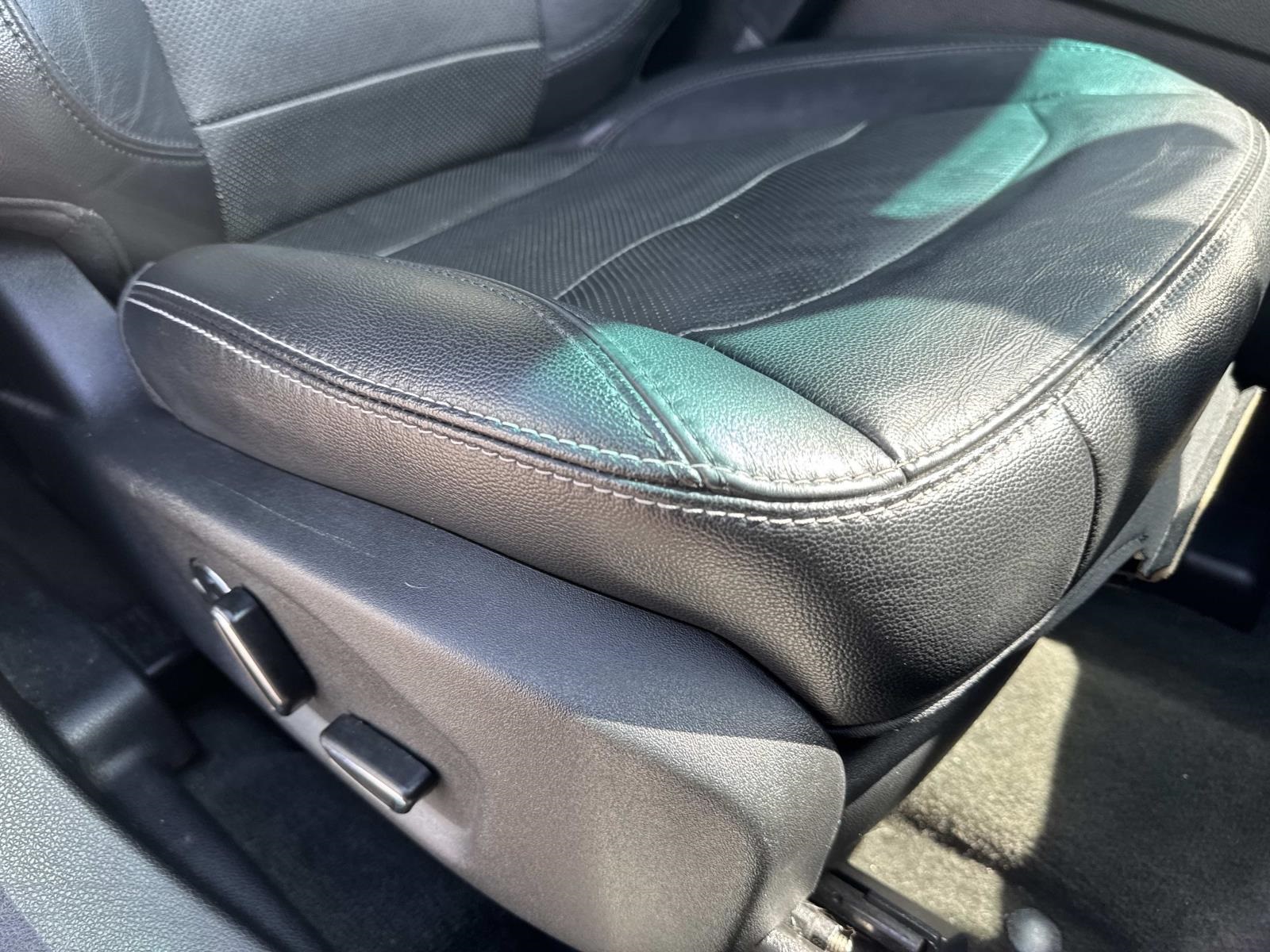 2016 Ford Explorer Limited photo 12