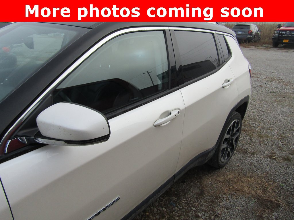 2017 Jeep Compass Limited photo 2