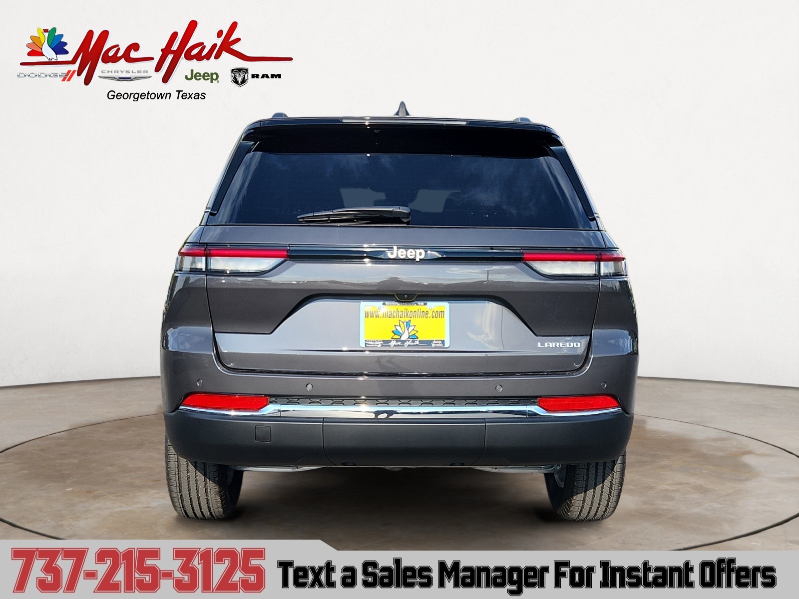 2025 Jeep Grand Cherokee Laredo photo 3