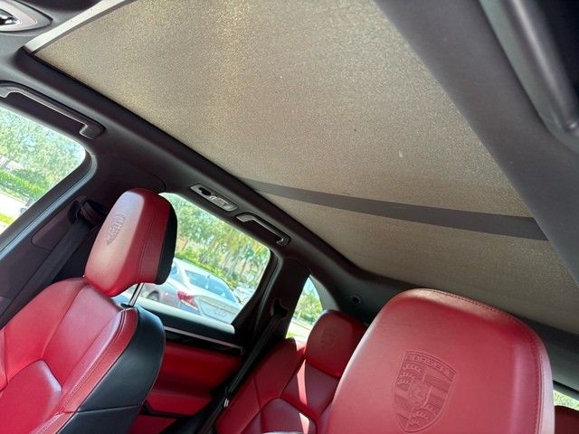 2017 Porsche Cayenne Platinum Edition photo 13
