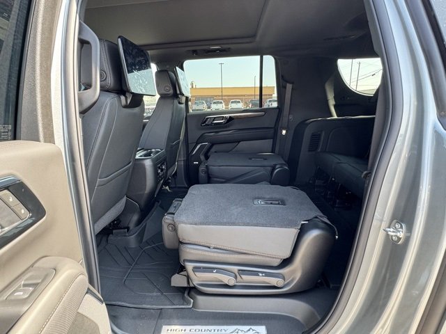 2026 Chevrolet Suburban High Country photo 24