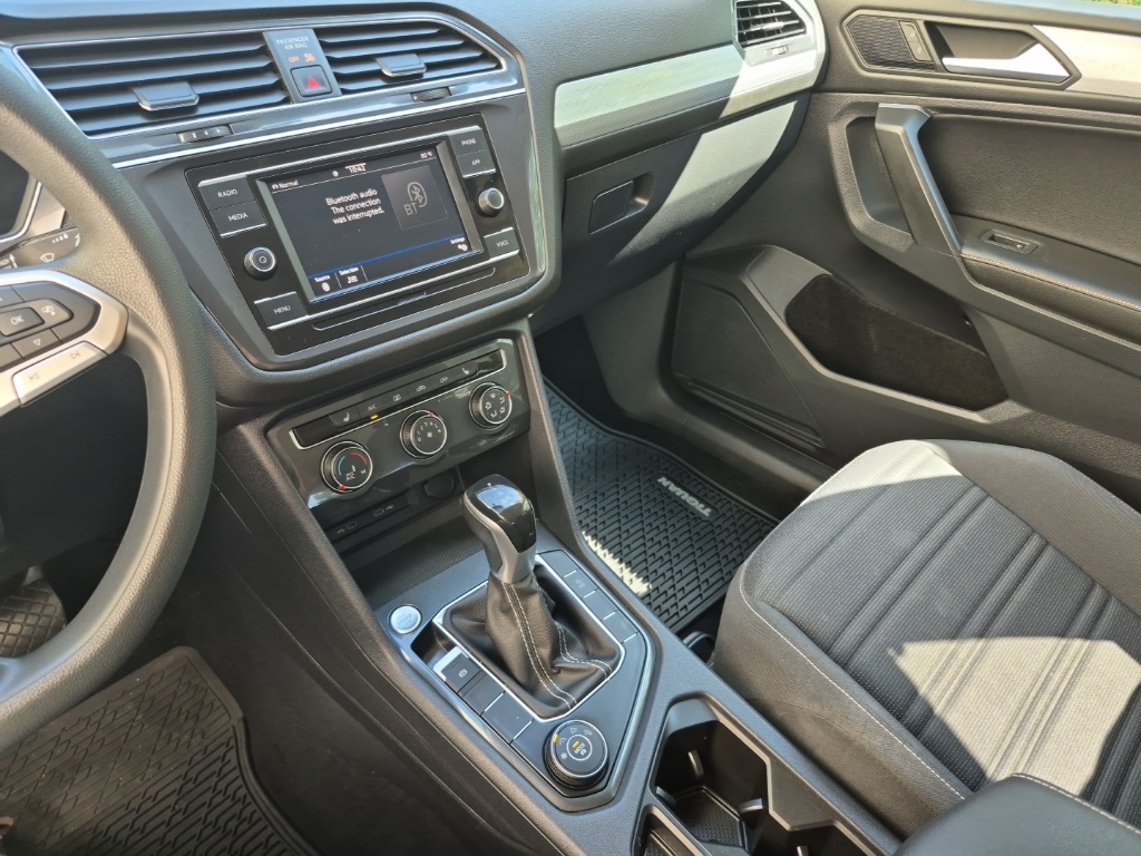2022 Volkswagen Tiguan S photo 18