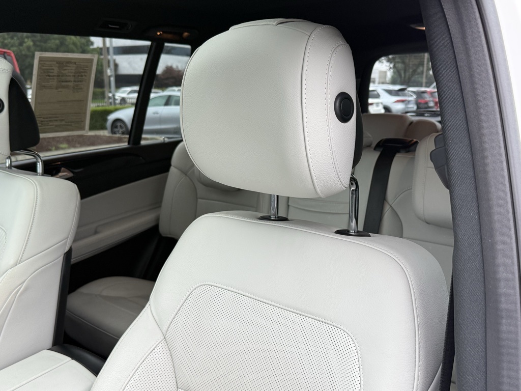 2019 Mercedes Benz GLS 550 4MATIC photo 3