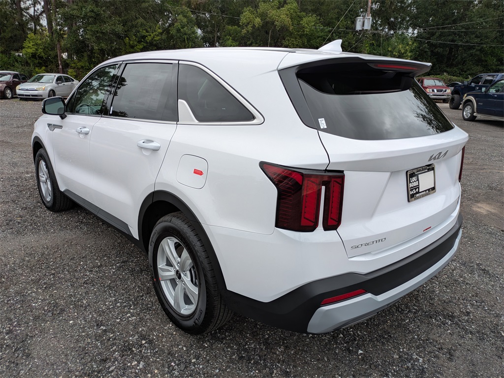 2026 Kia Sorento LX photo 4