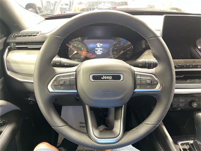 2025 Jeep Compass Limited photo 14