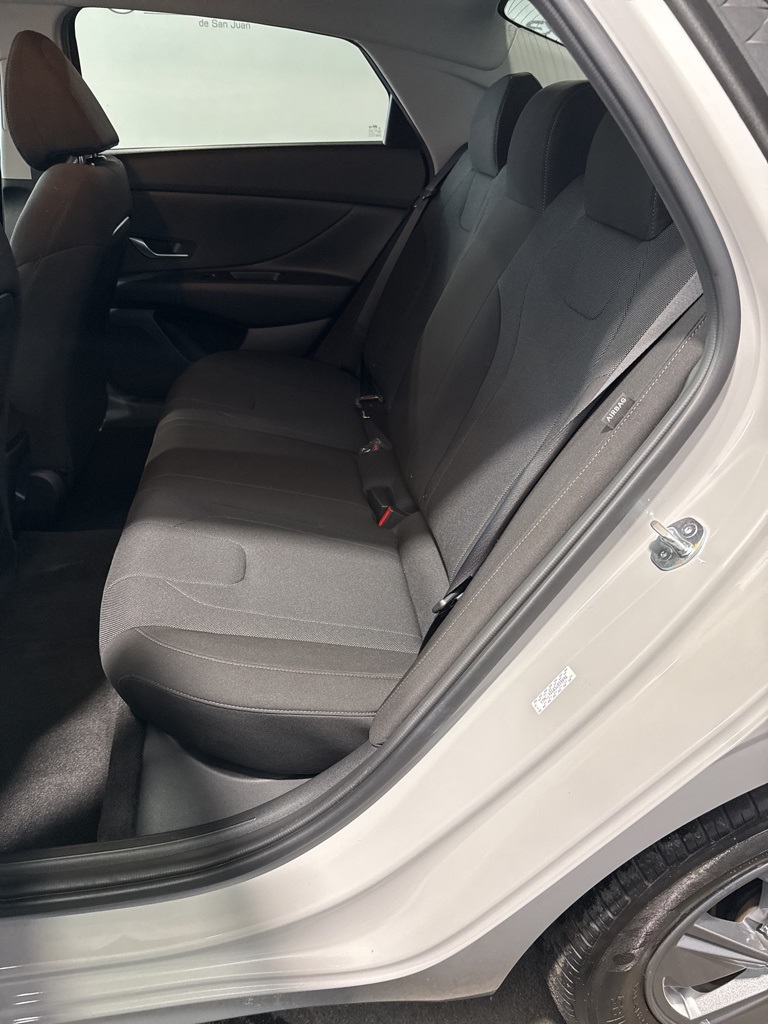 2025 Hyundai Elantra SE photo 21