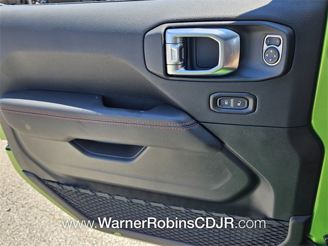 2025 Jeep Wrangler Rubicon photo 21