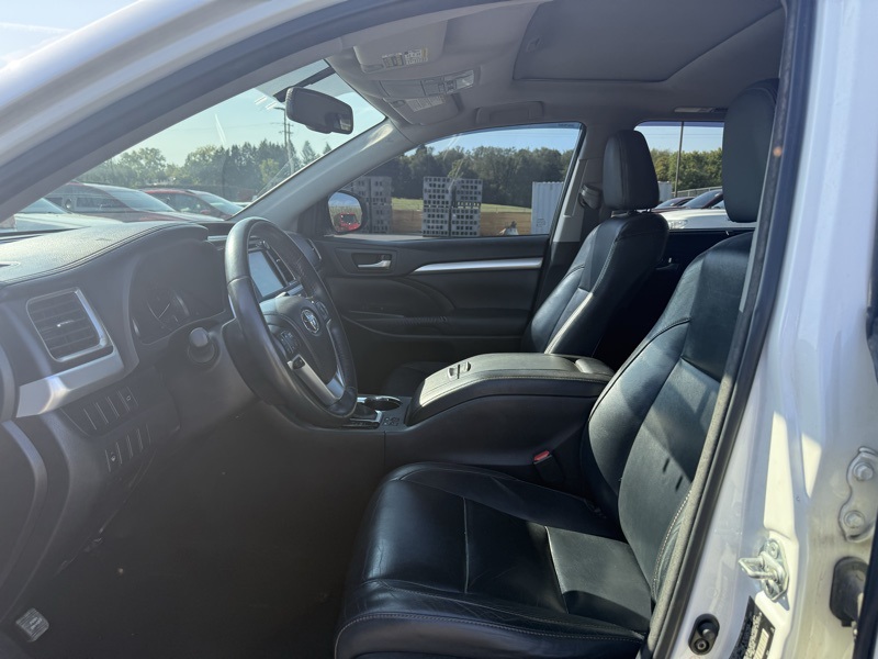 2014 Toyota Highlander XLE photo 10