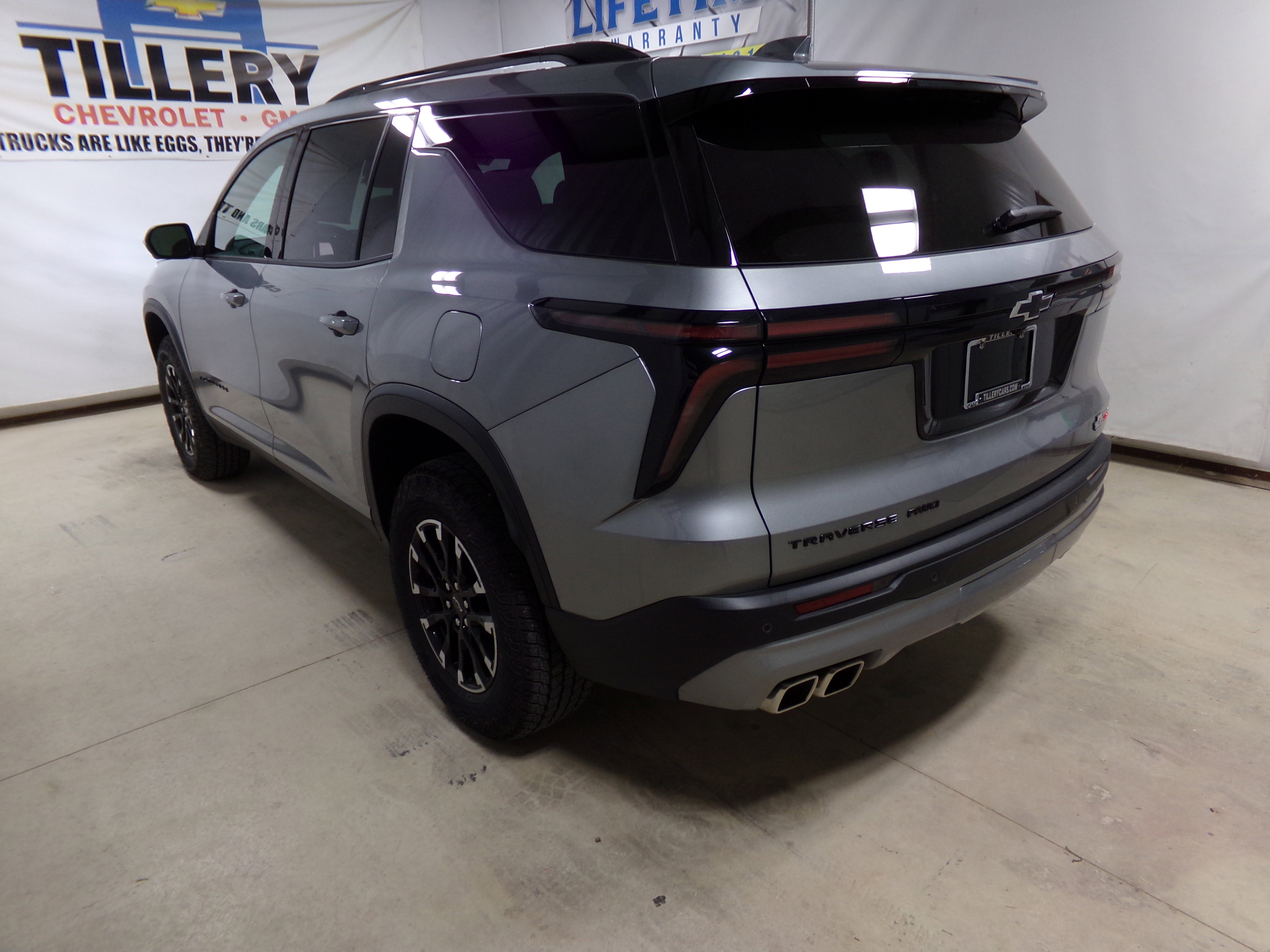 2025 Chevrolet Traverse Z71 photo 3