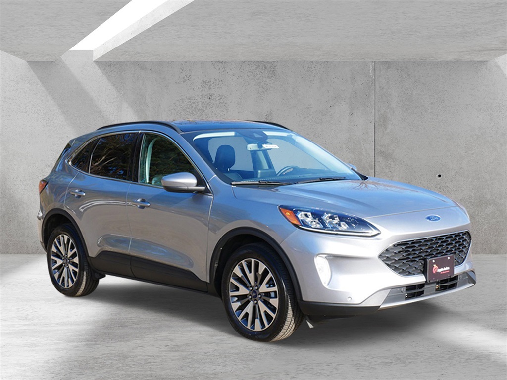 2022 Ford Escape Titanium's photo