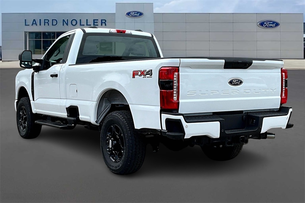 2025 Ford F-350 XL photo 3