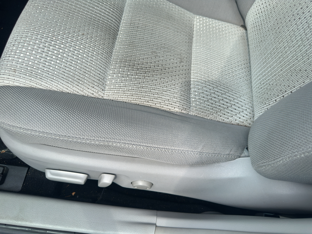 2012 Toyota Camry LE photo 6