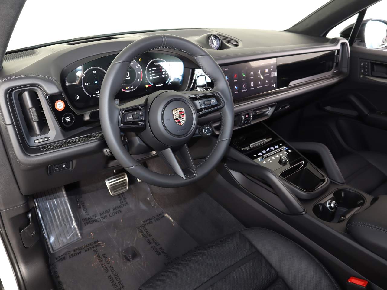 2025 Porsche Cayenne GTS photo 4