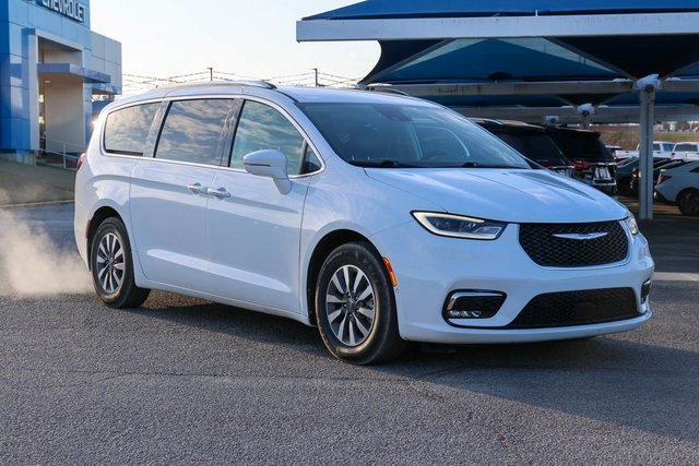 2021 Chrysler Pacifica Hybrid Touring L's photo