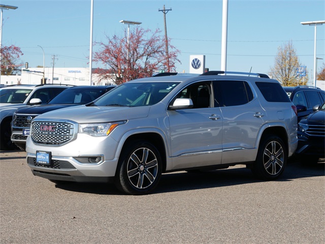 2019 Gmc Acadia Denali photo 2