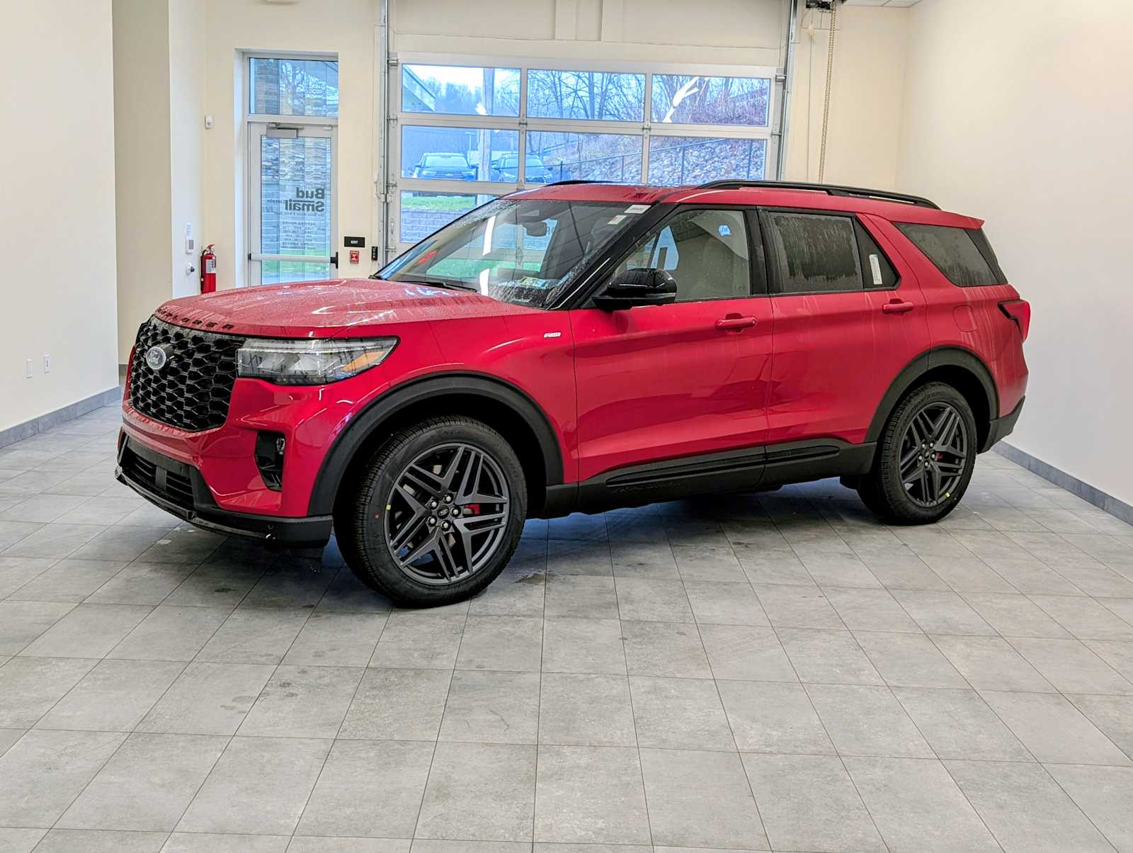 2026 Ford Explorer ST-LINE's photo