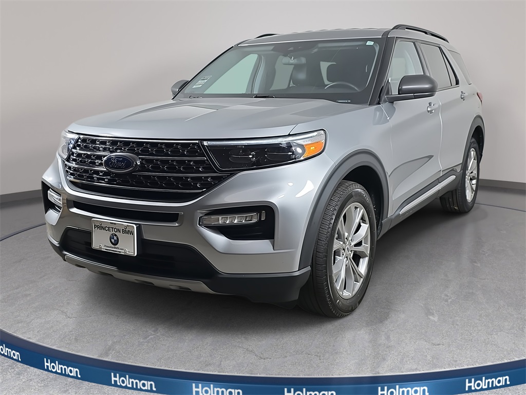 2023 Ford Explorer XLT's photo