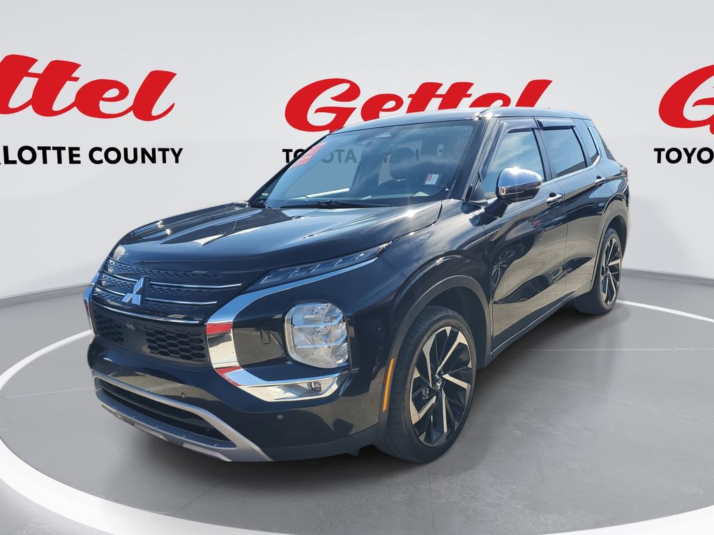 2022 Mitsubishi Outlander SE's photo