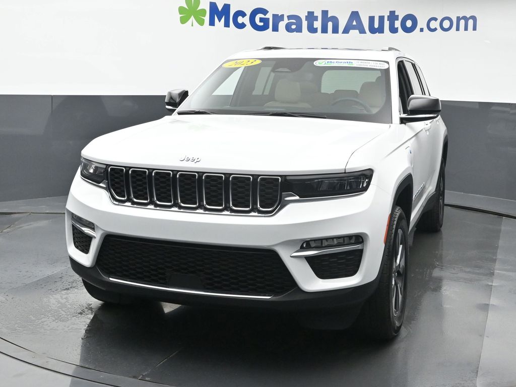 2023 Jeep Cherokee 4xe photo 3