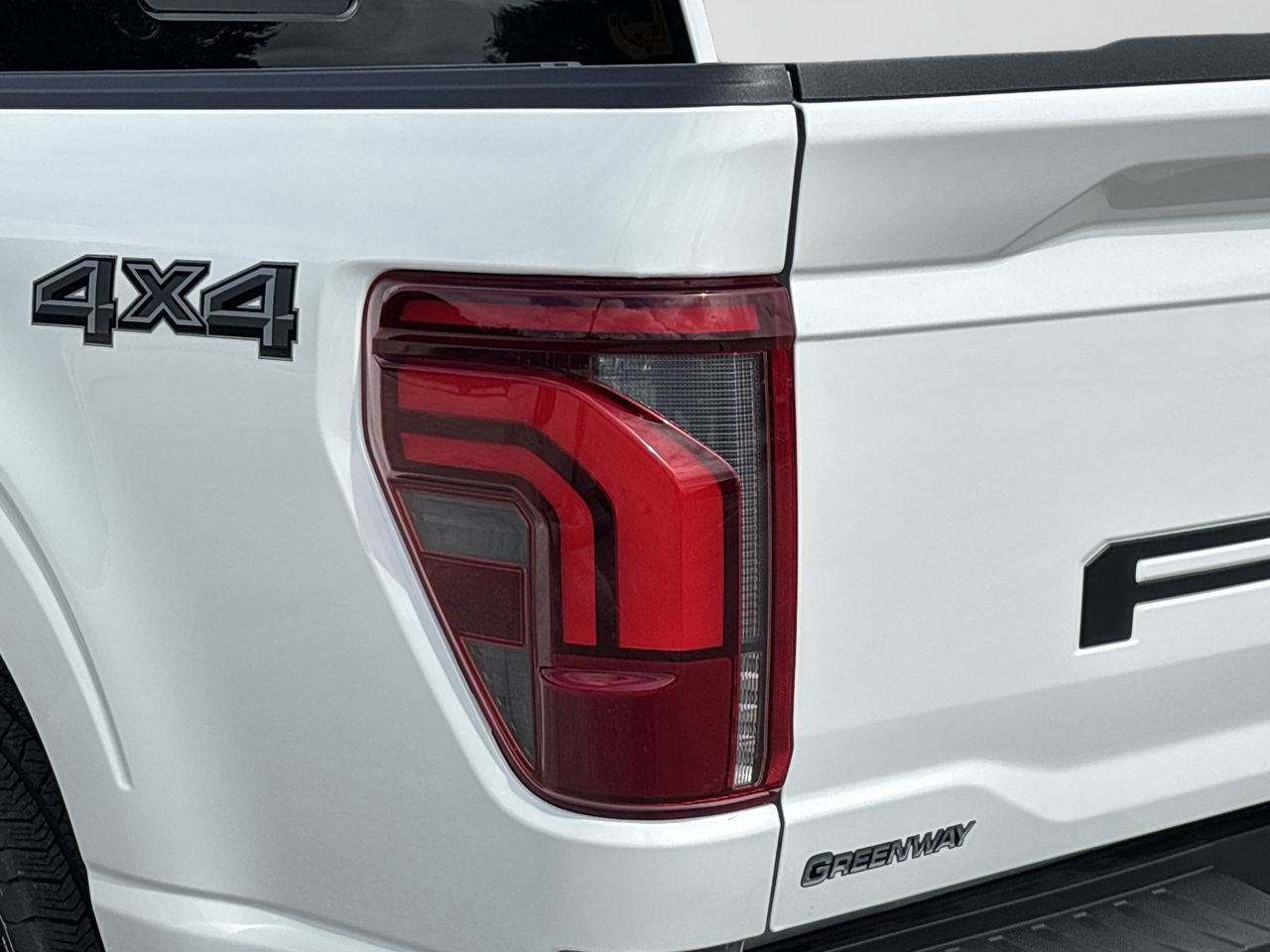 2024 Ford F-150 Platinum photo 6