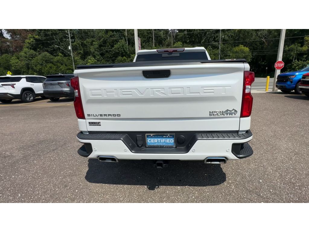 2021 Chevrolet Silverado 1500 High Country photo 3