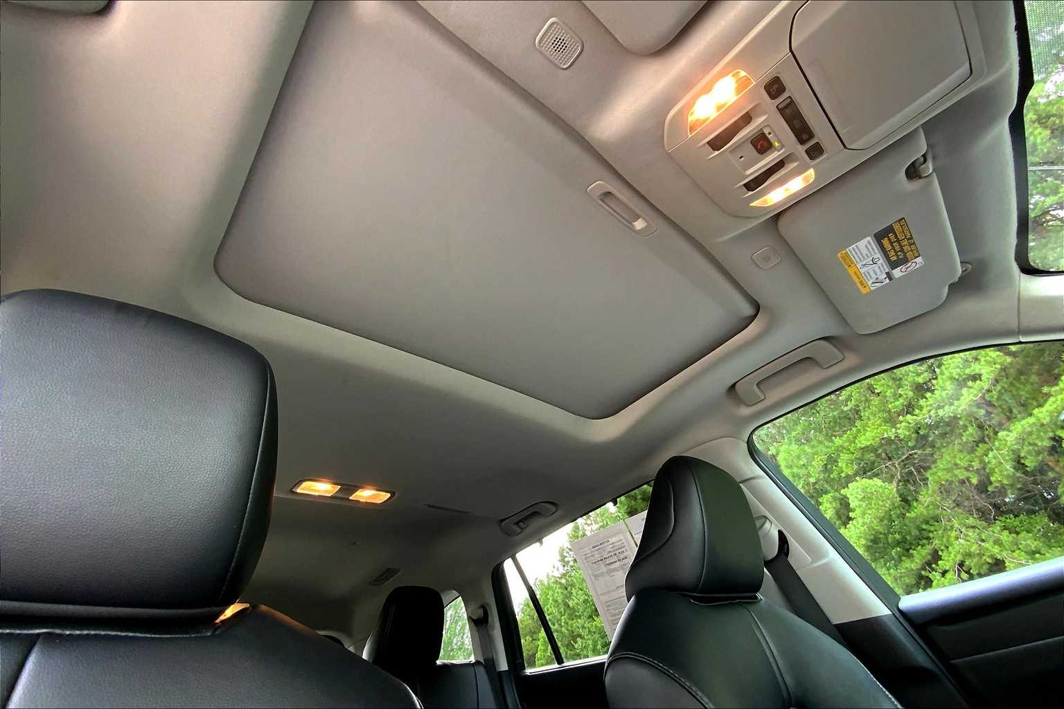 2024 Toyota Highlander XLE photo 12