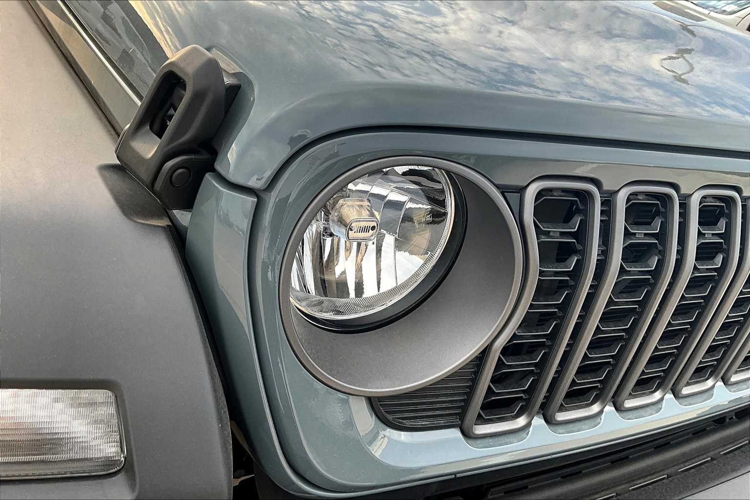 2025 Jeep Wrangler Sport photo 23