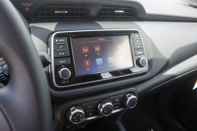 2025 Nissan Kicks Play S photo 14