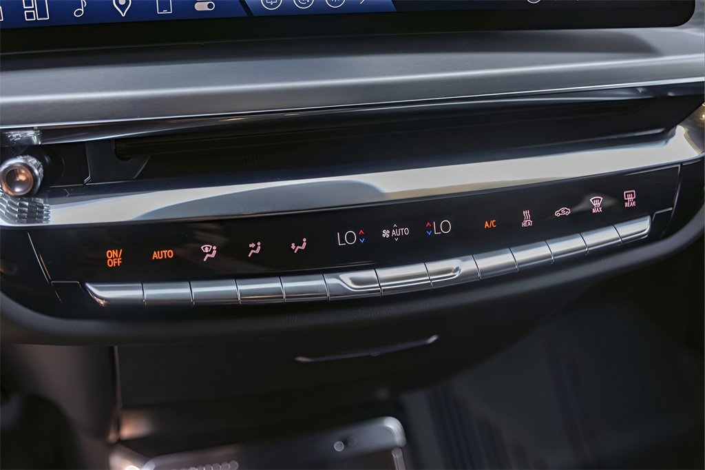 2024 Cadillac Lyriq Luxury photo 16