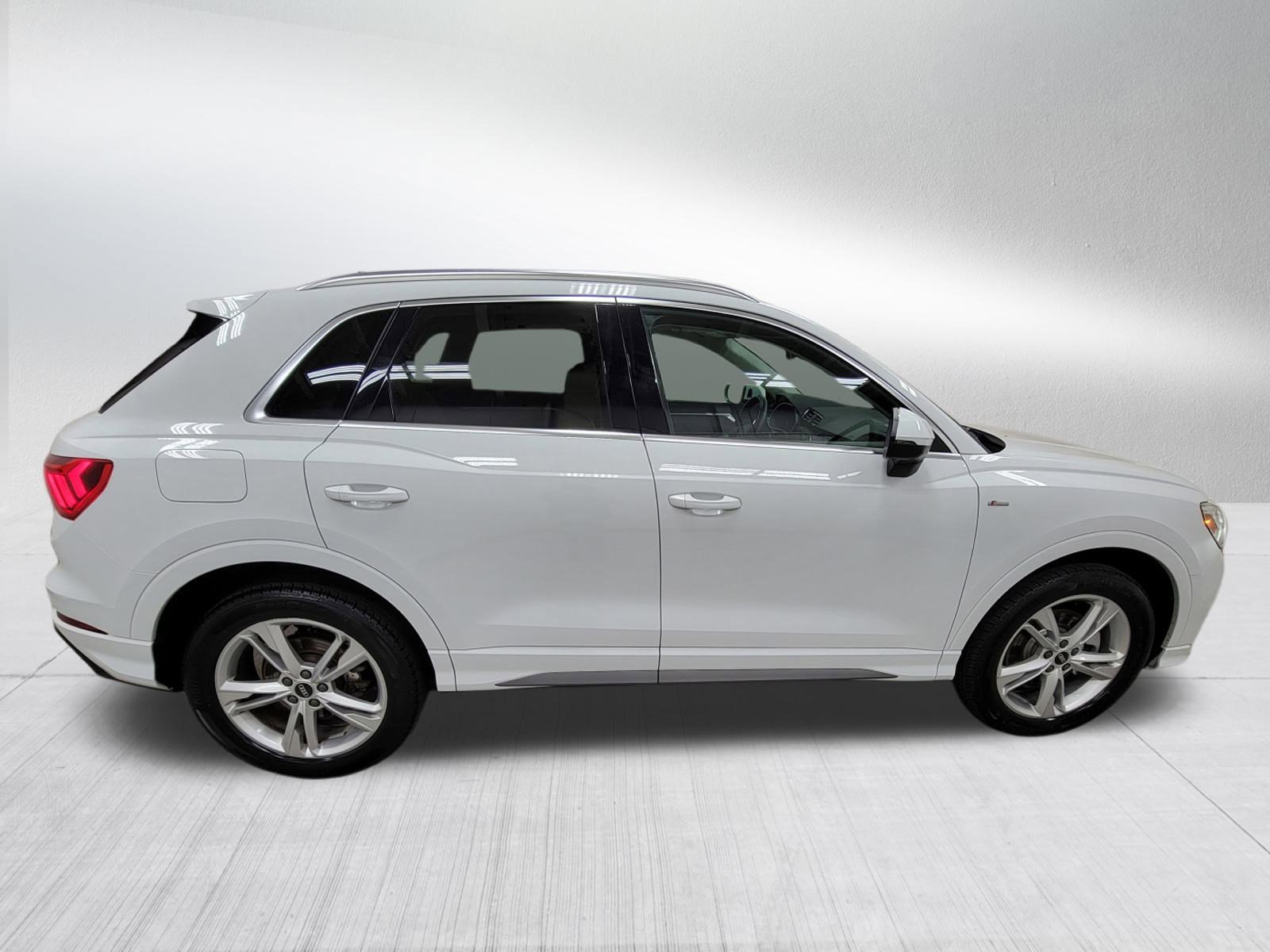 2022 Audi Q3 S line Premium Plus photo 7