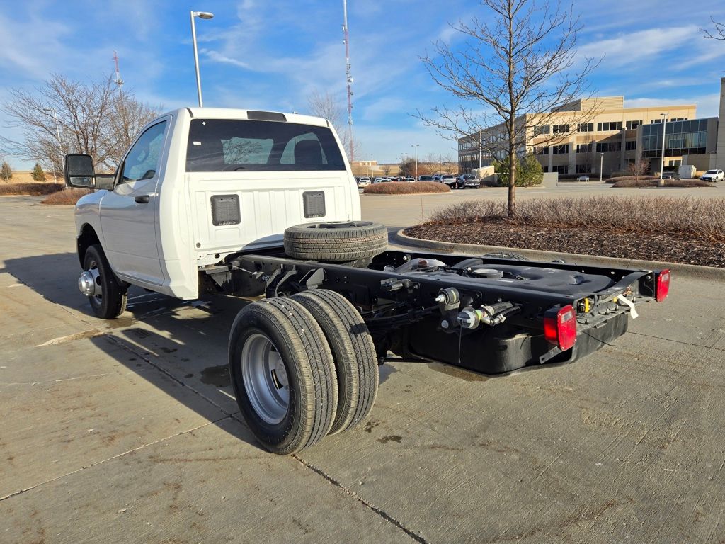 2024 Ram 3500 Tradesman photo 4