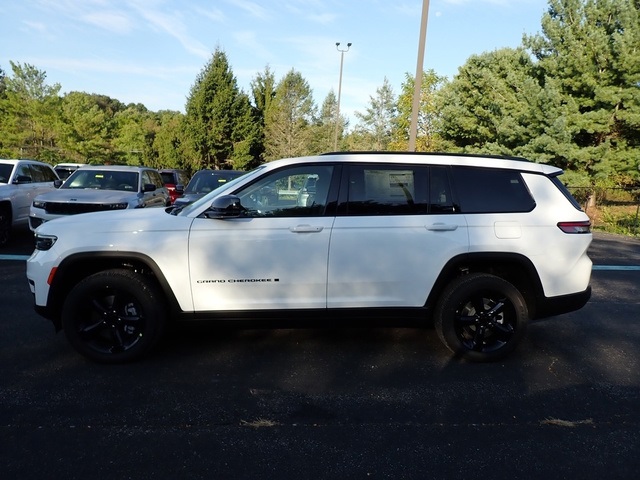 2025 Jeep Grand Cherokee Altitude X photo 2