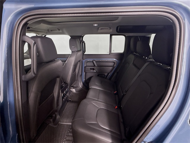 2025 Land Rover Defender 110 S photo 16