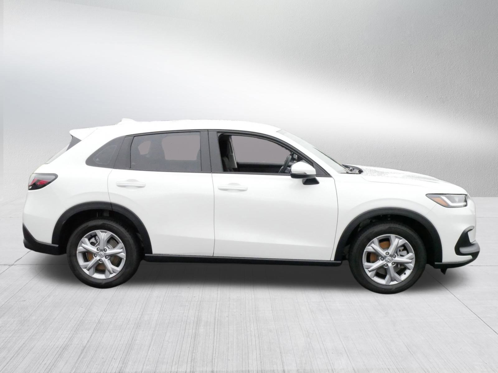 2025 Honda HR-V LX photo 8