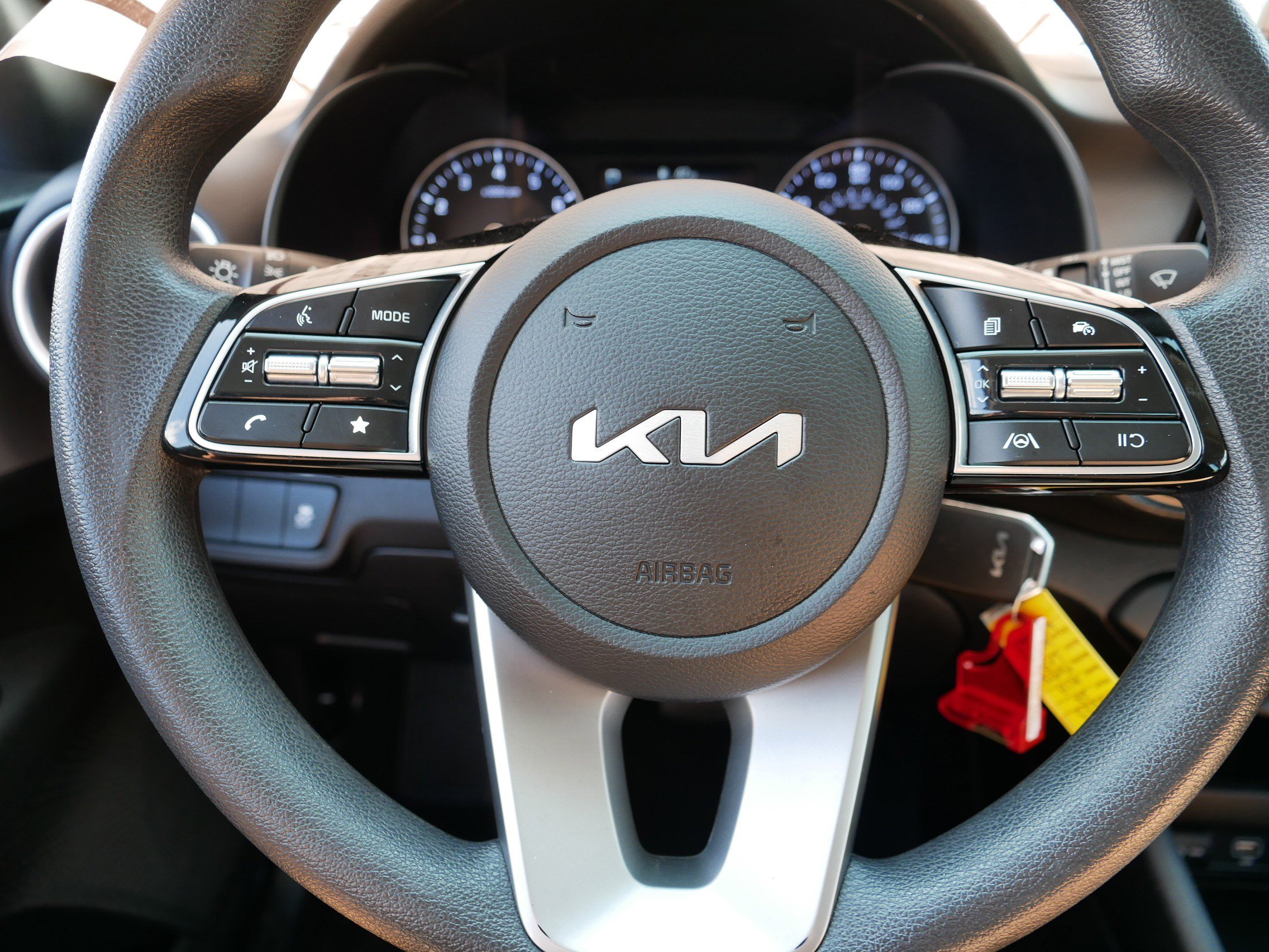 2023 Kia Forte LXS photo 23