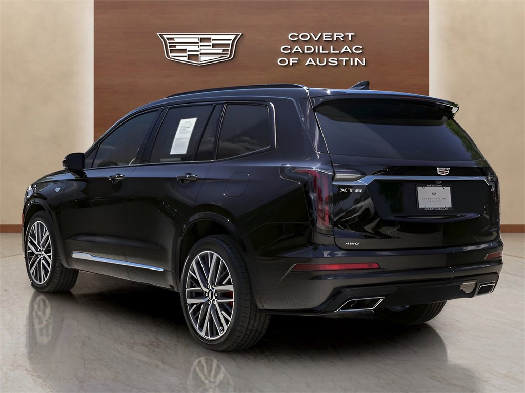2025 Cadillac XT6 Sport photo 3