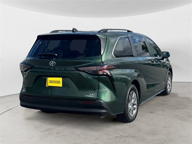2023 Toyota Sienna LE photo 5