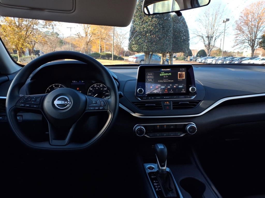 2025 Nissan Altima 2.5 S photo 6