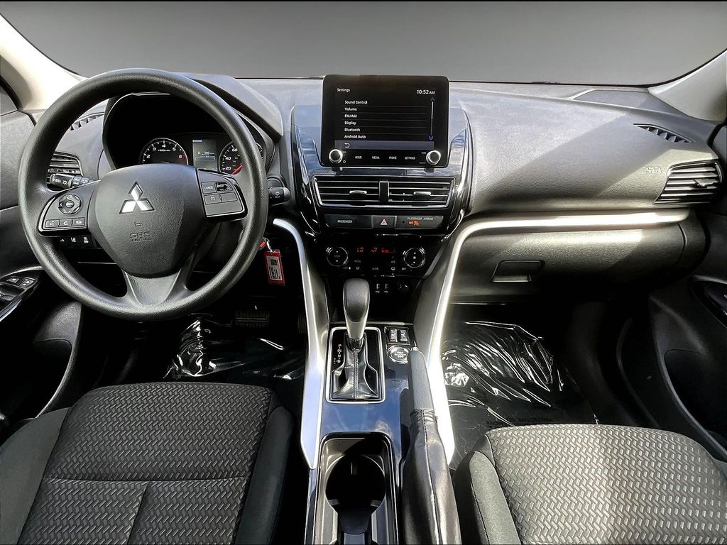 2023 Mitsubishi Eclipse Cross LE photo 15