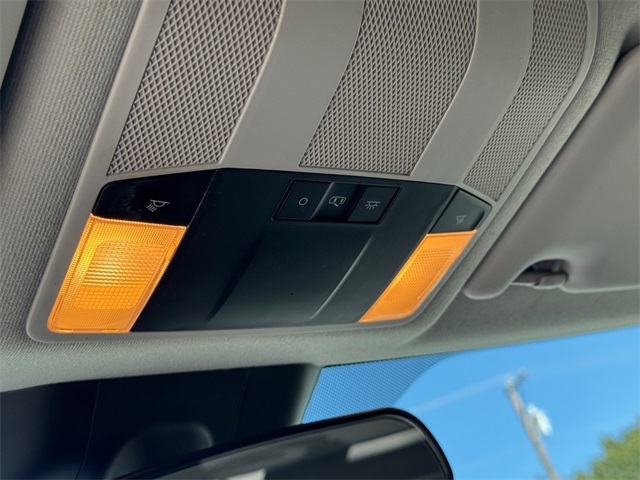 2022 Mitsubishi Eclipse Cross LE photo 23