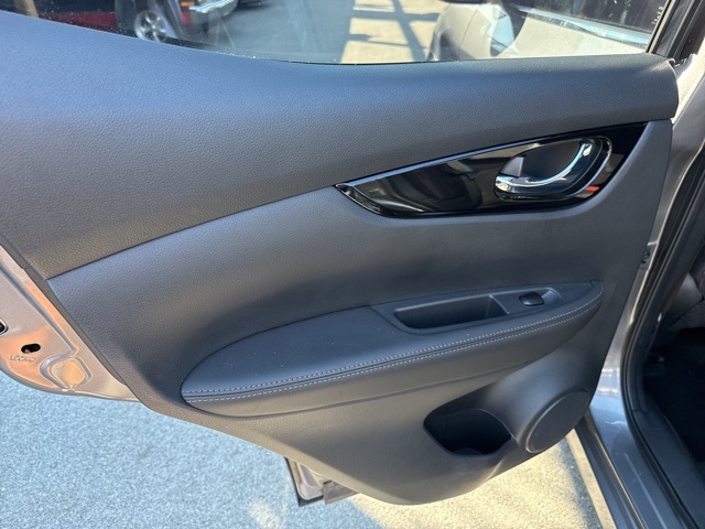2022 Nissan Rogue Sport SV photo 16