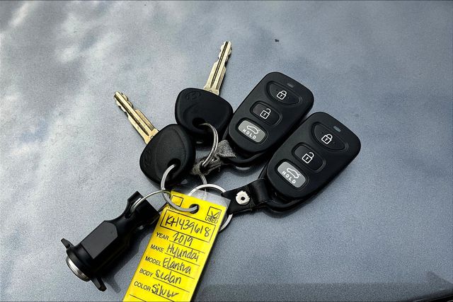 2019 Hyundai Elantra SE photo 8