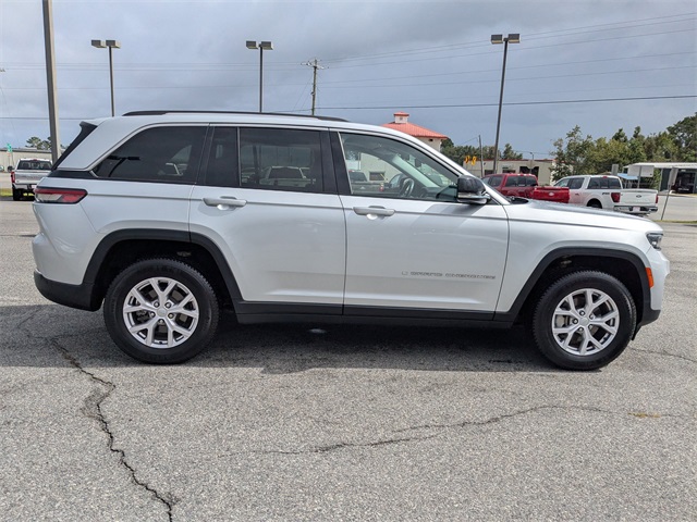 2022 Jeep Grand Cherokee Limited photo 3