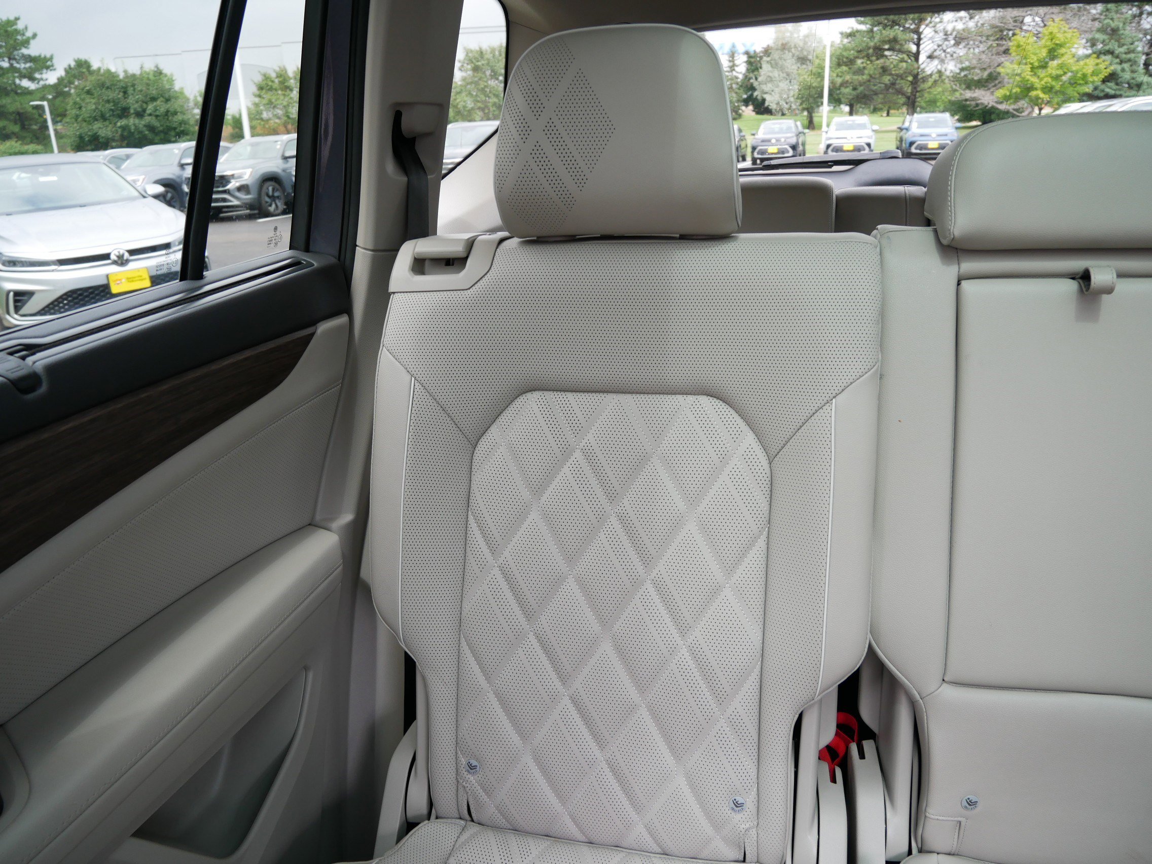 2025 Volkswagen Atlas SEL Premium R-Line photo 12