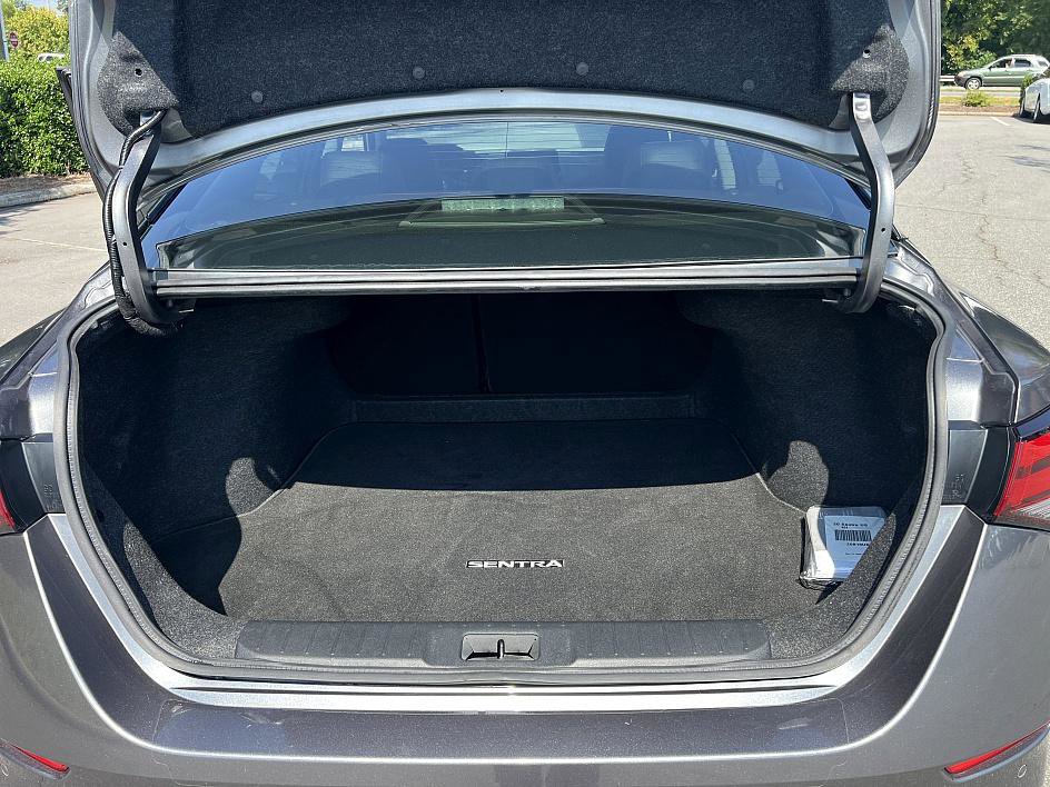 2020 Nissan Sentra SR photo 25